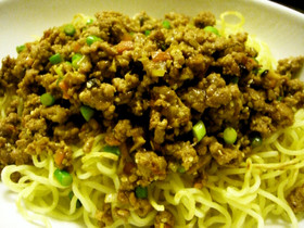 簡単で美味しい炸醤麺(ジャージャー麺)
