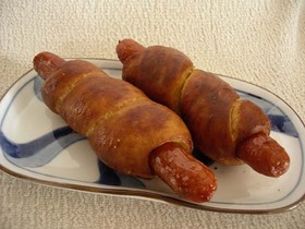 カレー味のウインナーパン