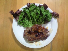 焼き方にコツ～フライパンで牛肉ステーキ
