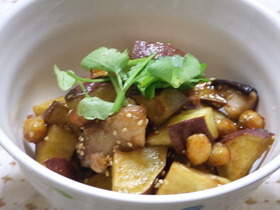 給食の味｡:+.さつま芋と大豆の甘辛