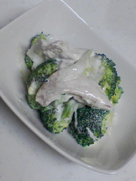 鶏肉とﾌﾞﾛｯｺﾘｰとｾﾛﾘのｻﾗﾀﾞ