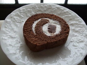 とろける食感 生チョコロール