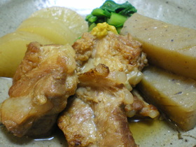 圧力鍋でホロリ～　スペアリブと大根の煮物