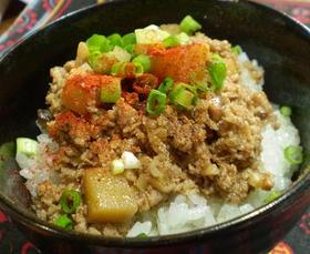 魯肉飯（ローバープン）