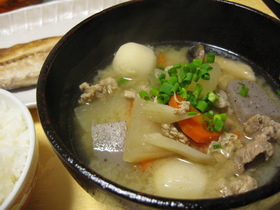 今日は豚汁であったまりましょ♪