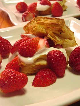 いちごのビスケットケーキ