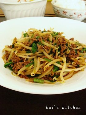 挽肉ともやしのピリ辛炒め