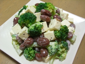 お豆とチーズとブロッコリーのサラダ