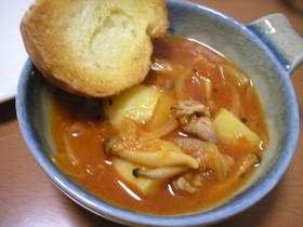 イタリア～ンな豚キムチトマト鍋♪