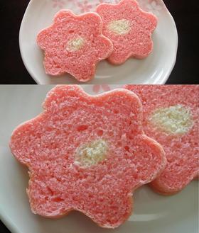ひな祭りに桃のお花パン♪