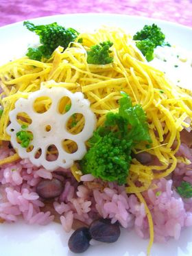 ピンクが綺麗！●黒豆ご飯のちらし寿司●