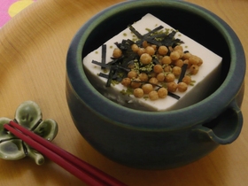 お茶漬けのもとで冷奴