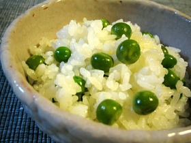 春の楽しみ♪豆ご飯（グリーンピースご飯）
