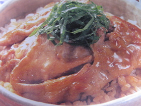 香ばしい★豚しそバター丼