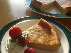 いちごヨーグルトケーキ