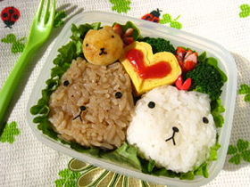 カピバラさんとホワイトさん(キャラ弁)