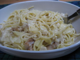 鶏肉とじゃがいものクリームパスタ♪