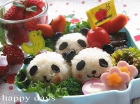 黒豆で簡単♪パンダおにぎり☆キャラ弁☆