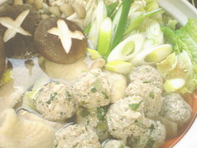 軟骨入りっぽい!?ヘルシー鶏団子鍋