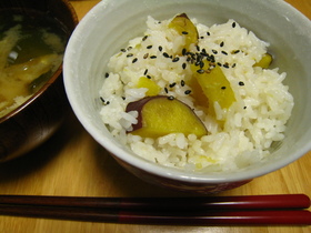 炊飯器でホクホク❀さつまいもごはん。