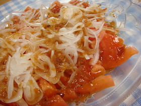 冷やして食べてね!トマトサラダ♪