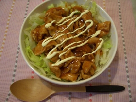 ケチャップ豚丼