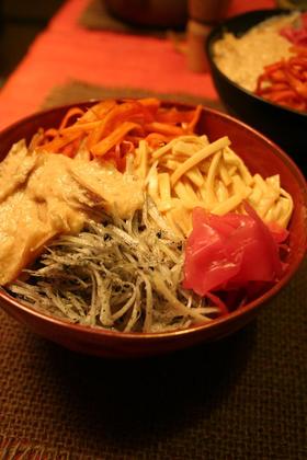 とろろとネギの丼