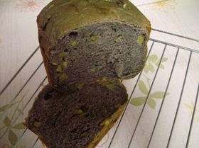 真っ黒ごまのあま～いさつまいもの食パン