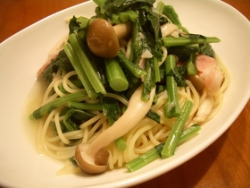 菜の花としめじとベーコンの優しいパスタ