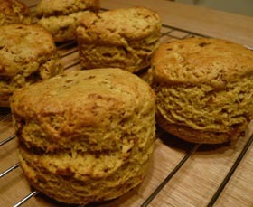 かぼちゃとレーズンのスパイシースコーン