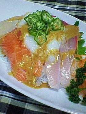 わさび醤油マヨ～のトロｯと海鮮丼♪