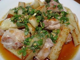 鶏肉とじゃがいもの香味甘酢ソースがけ