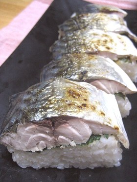簡単でおいしい焼鯖寿司