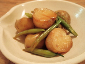 新じゃがとインゲンの煮物