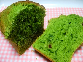 春の香りたっぷり　よもぎケーキ