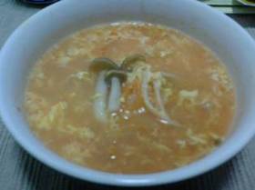 小腹に満足♪キムチとたまごのスープ