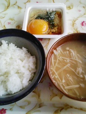 きのこ大好き♪えのきの味噌汁