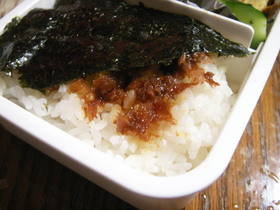 焼肉のたれとおかかだけ。