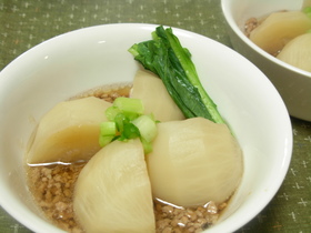 柔らかカブのとろっとひき肉あん