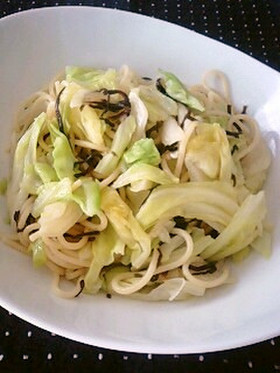 キャベツと塩昆布のパスタ