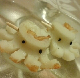 ♫♬お弁当に♪足８本なタコさんちくわ♫♬
