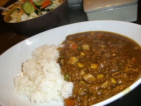 ☆簡単【コロコロ野菜のキーマカレー】