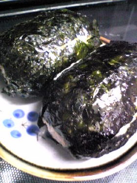 韓国風ゴマ塩おにぎり