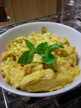 白だしと油揚げの玉子丼