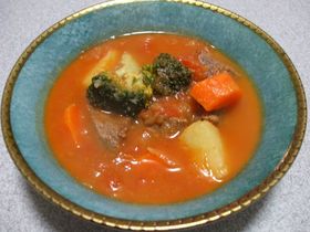 牛すね肉のトマト煮込み