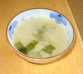 大根とわかめのみそ汁