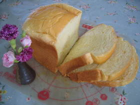 HBでヨーグルトのふんわり優しい食パン♪