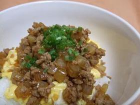 ふわふわ卵のジンジャーそぼろ丼