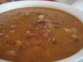 私の大好物！とっておきの豆スープ