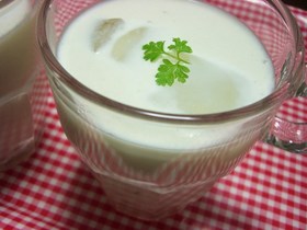 ミキサーで簡単にバナナココナッツドリンク